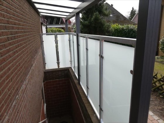 Sichtschutz mit Glaselementen
